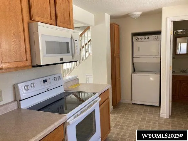 $132,900 | 105 Lawton Avenue, Fort Laramie, WY 82212