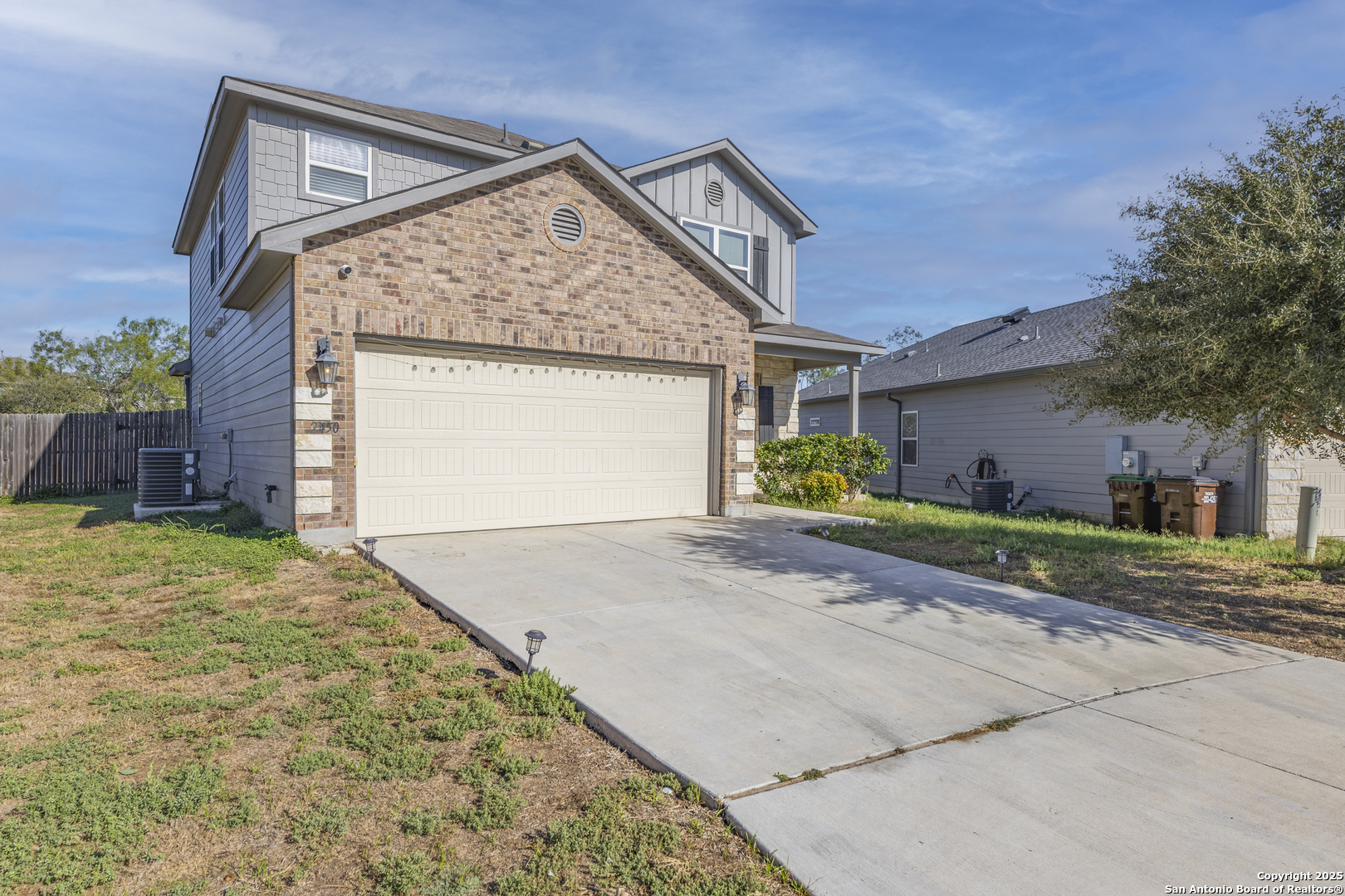 2450 Keyhole View Converse, TX 78109 - Photo 1 of 24