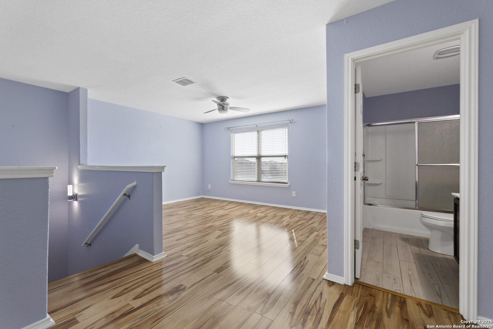 2450 Keyhole View Converse, TX 78109 - Photo 12 of 24