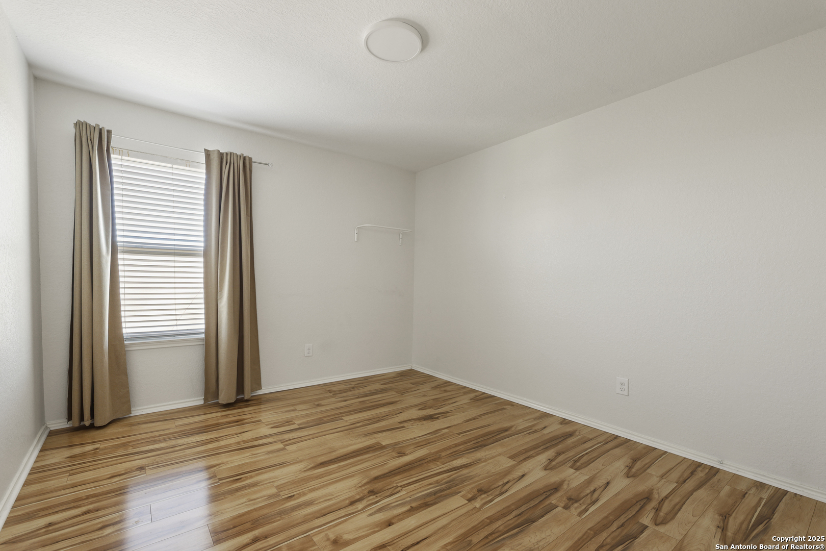 2450 Keyhole View Converse, TX 78109 - Photo 17 of 24