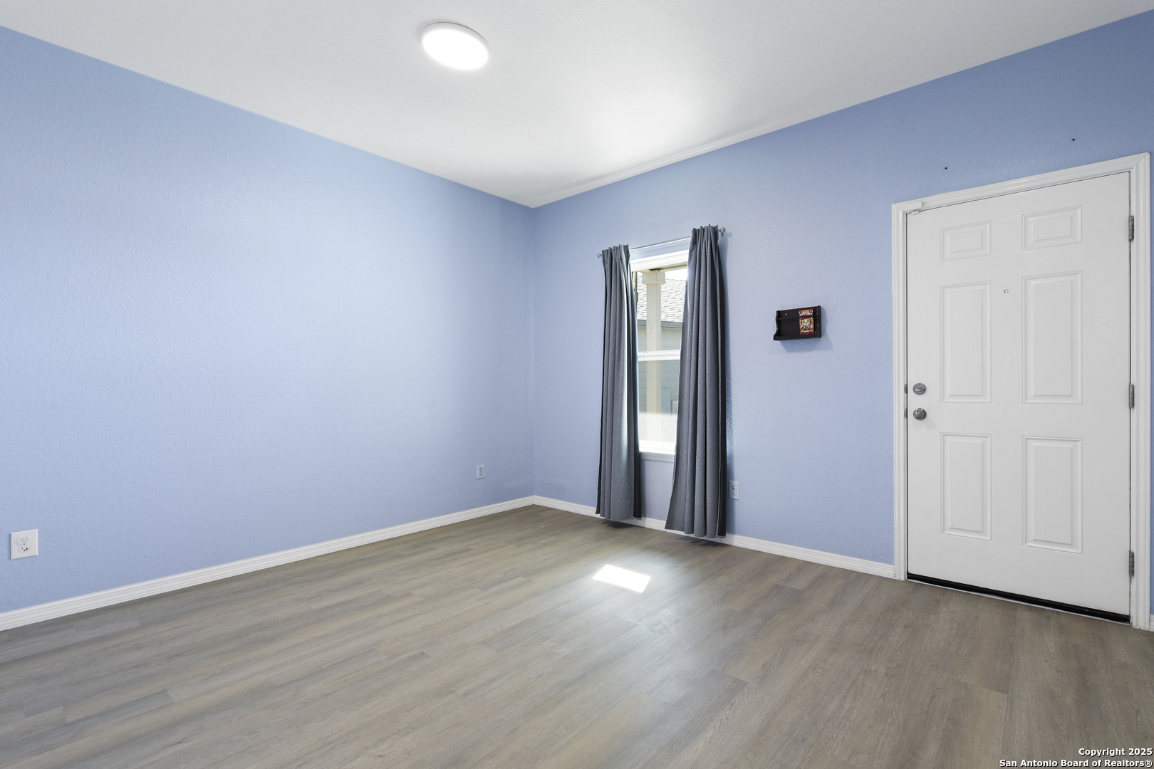 2450 Keyhole View Converse, TX 78109 - Photo 3 of 24