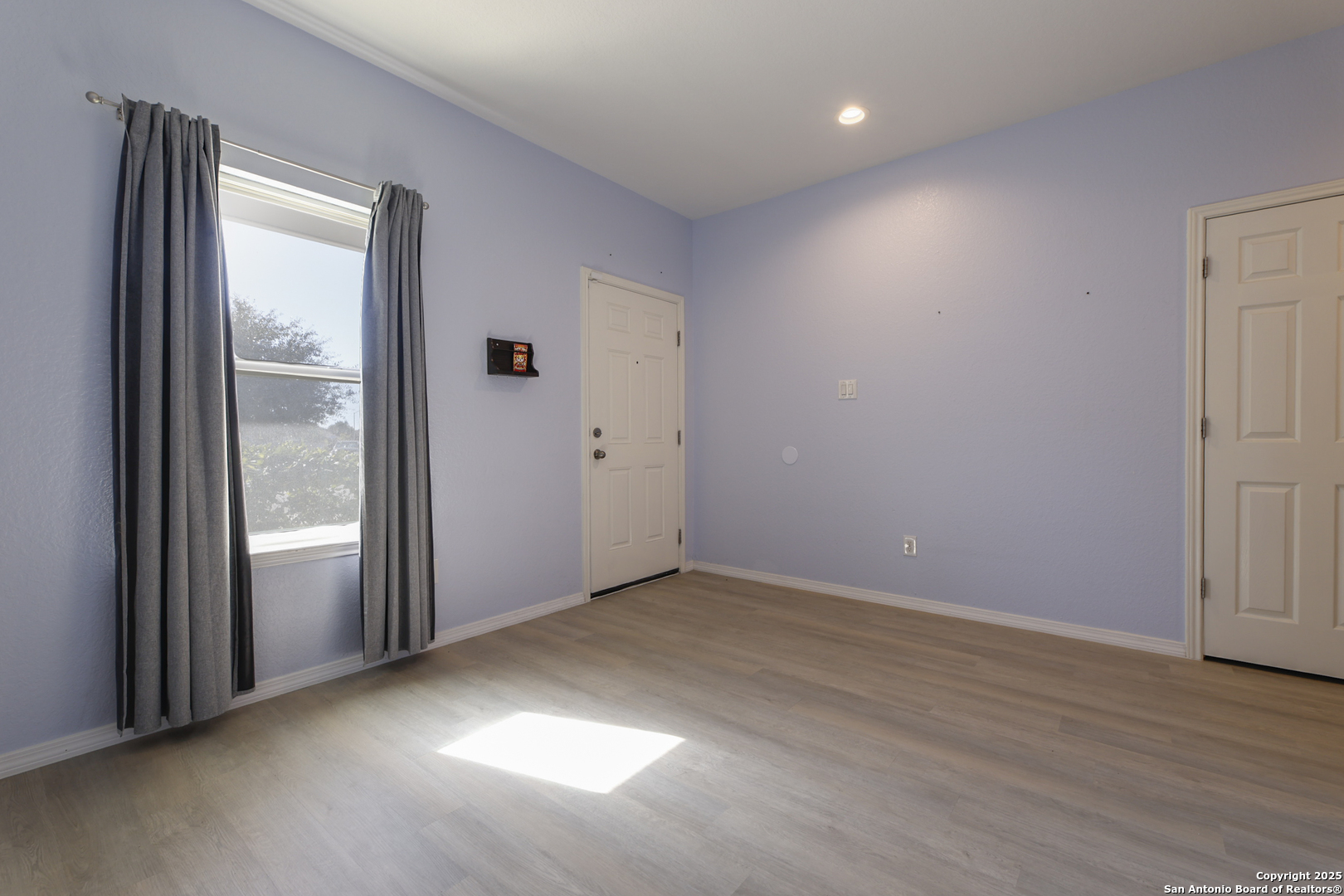 2450 Keyhole View Converse, TX 78109 - Photo 4 of 24