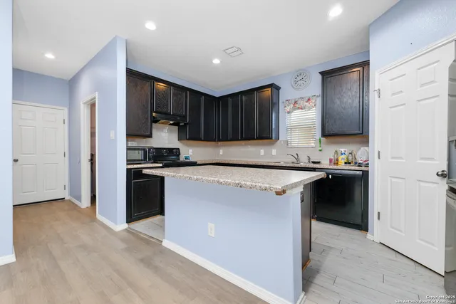 $1,795 | 2450 Keyhole View, Converse, TX 78109