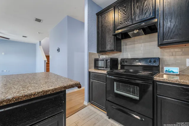 $1,795 | 2450 Keyhole View, Converse, TX 78109