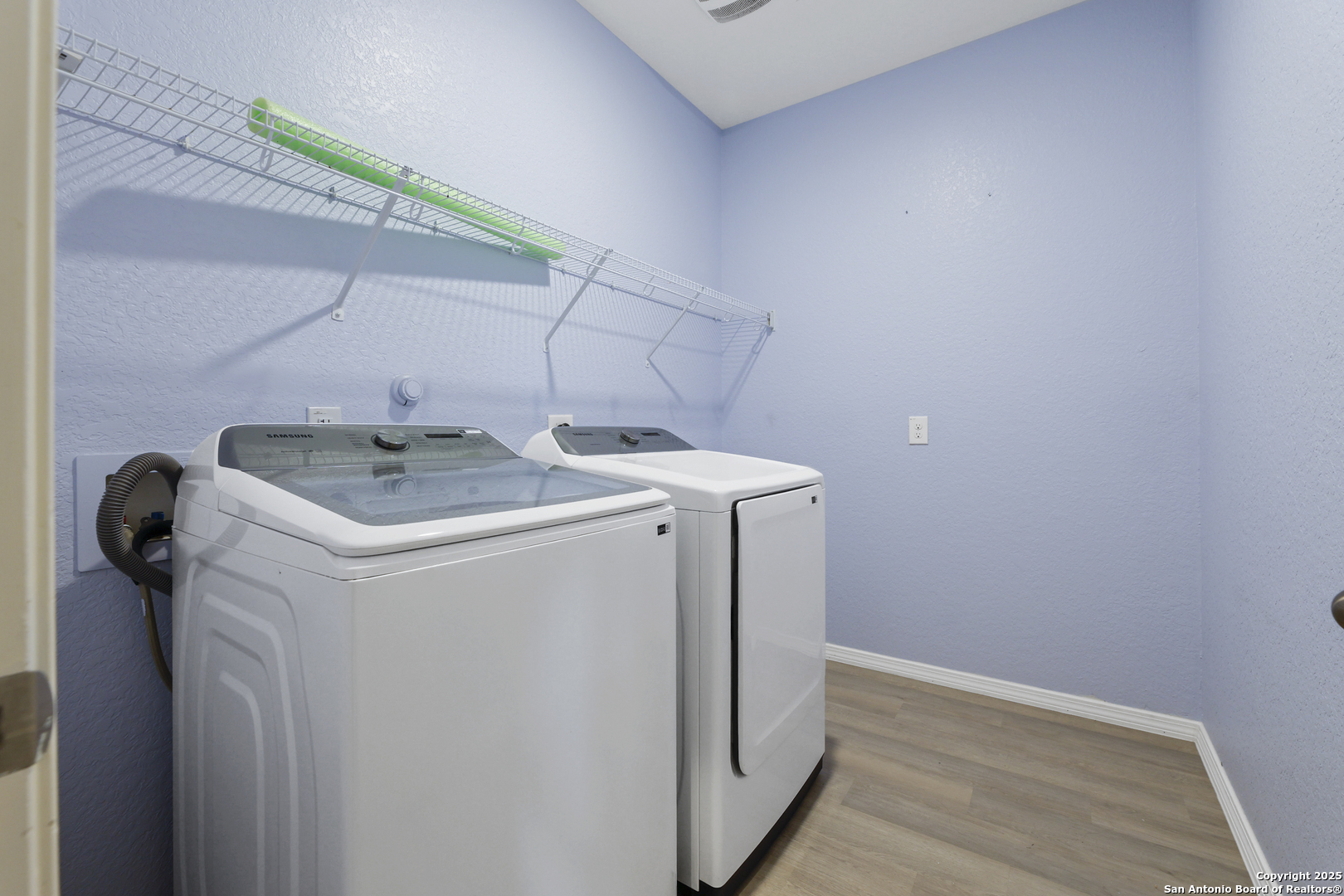 2450 Keyhole View Converse, TX 78109 - Photo 9 of 24