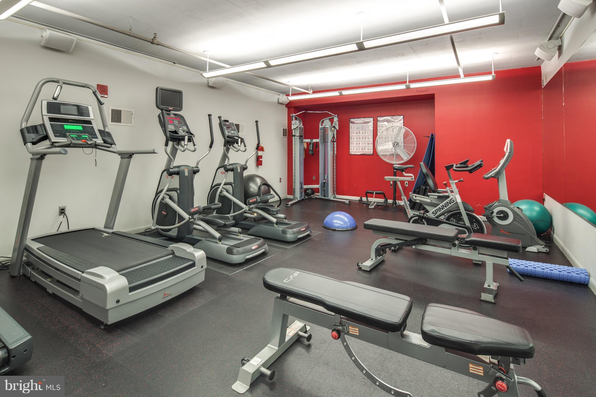 1300 N Street Northwest, Unit 4 Washington, DC 20005 - Photo 17 of 19 a room with gym equipment