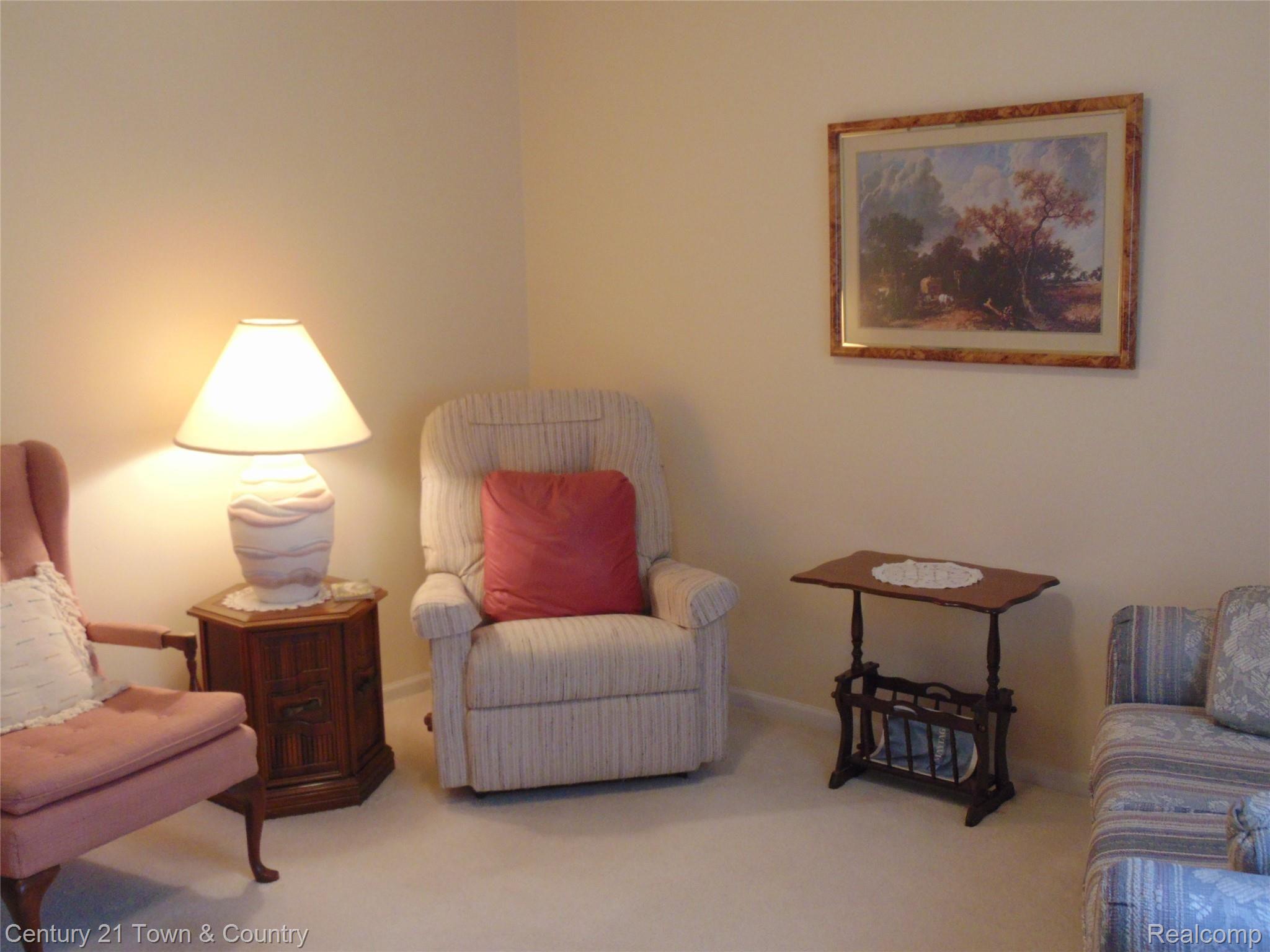 9555 Ridge Top Trail Clarkston, MI 48348 - Photo 18 of 49 another view of the 2nd bedroom.....