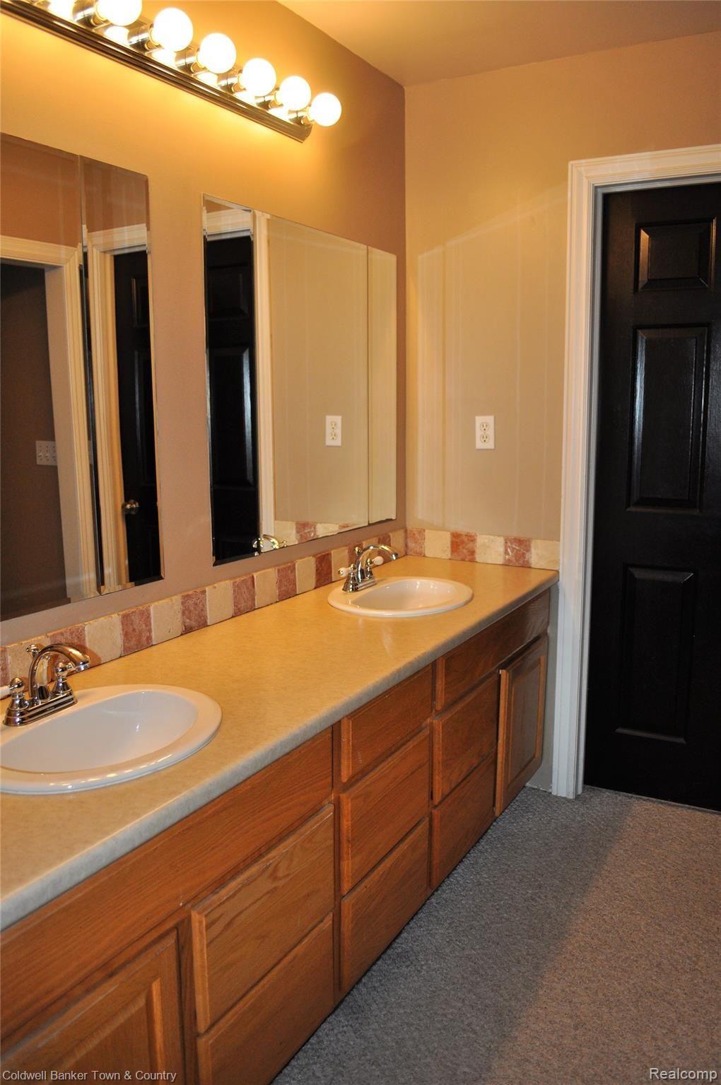 9461 Crofoot Road Fowlerville, MI 48836 - Photo 19 of 53 DSC_0407.jpg