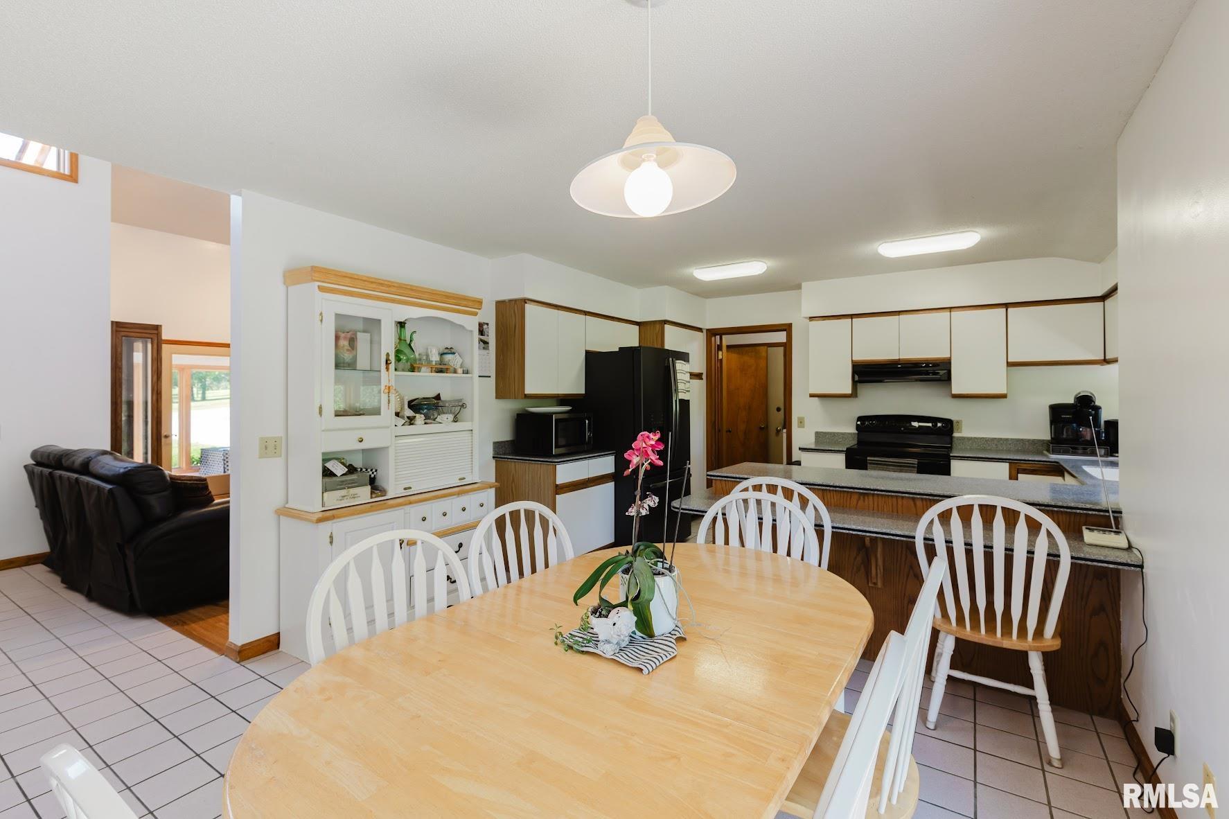 15150 Remington Road Marion, IL 62959 - Photo 8 of 57