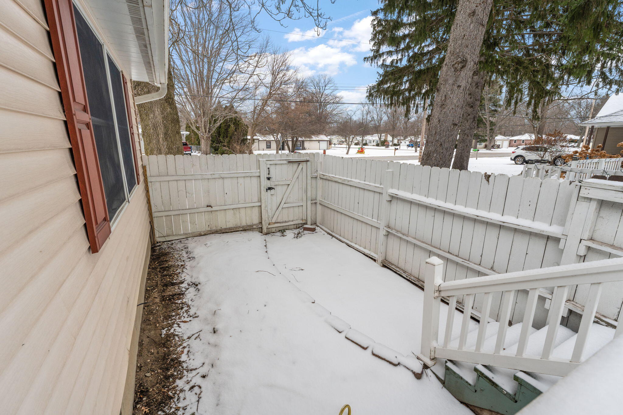 507 South 20th Street Chesterton, IN 46304 - Photo 22 of 27 a view of entryway with outdoor area