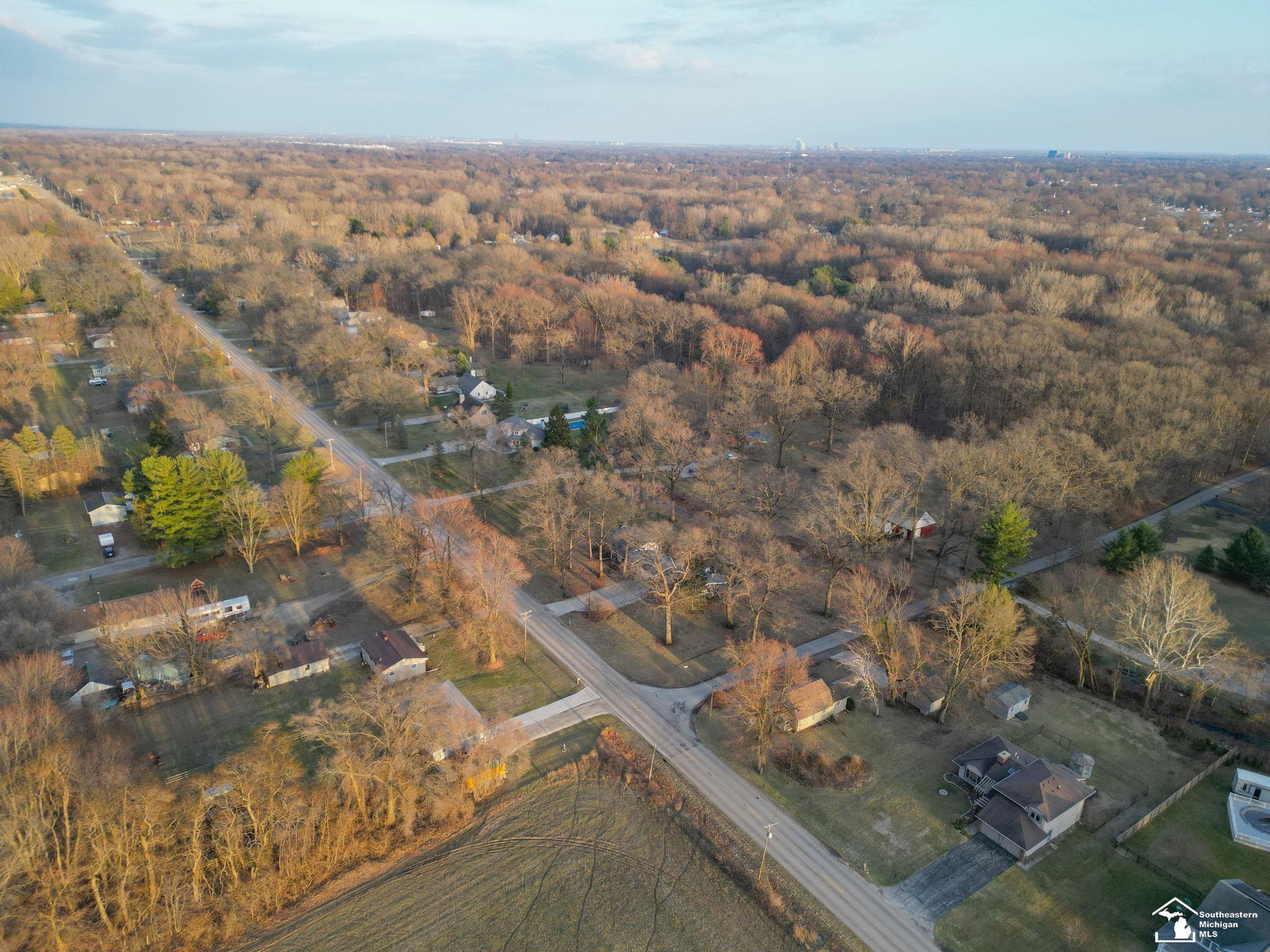 4285 Smith Road Lambertville, MI 48144 - Photo 59 of 66 50170008-e4c94263-9349-492f-8c35-5cef09ac5417.JPG