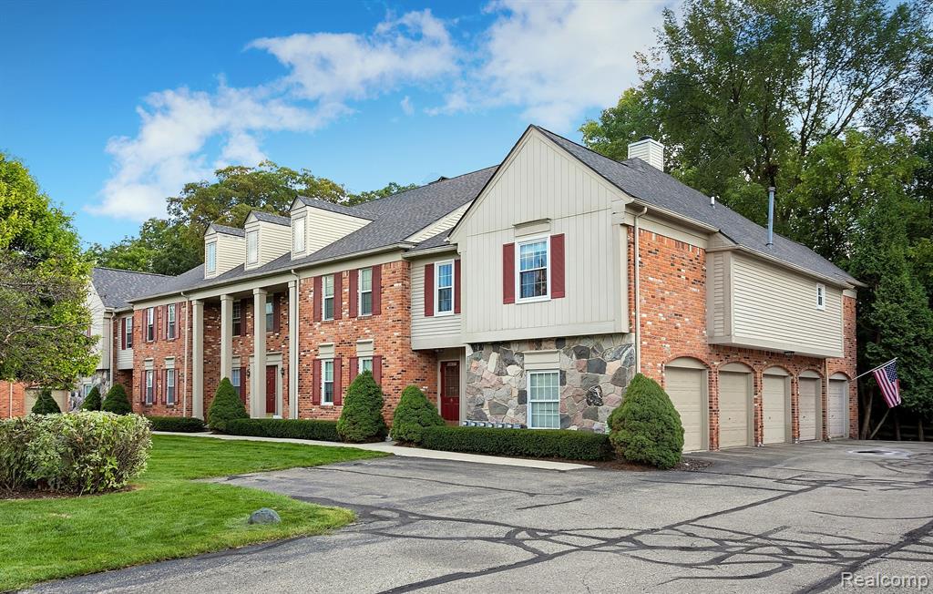 1665 Huntington Park, Unit F Rochester Hills, MI 48309 - Photo 33 of 34