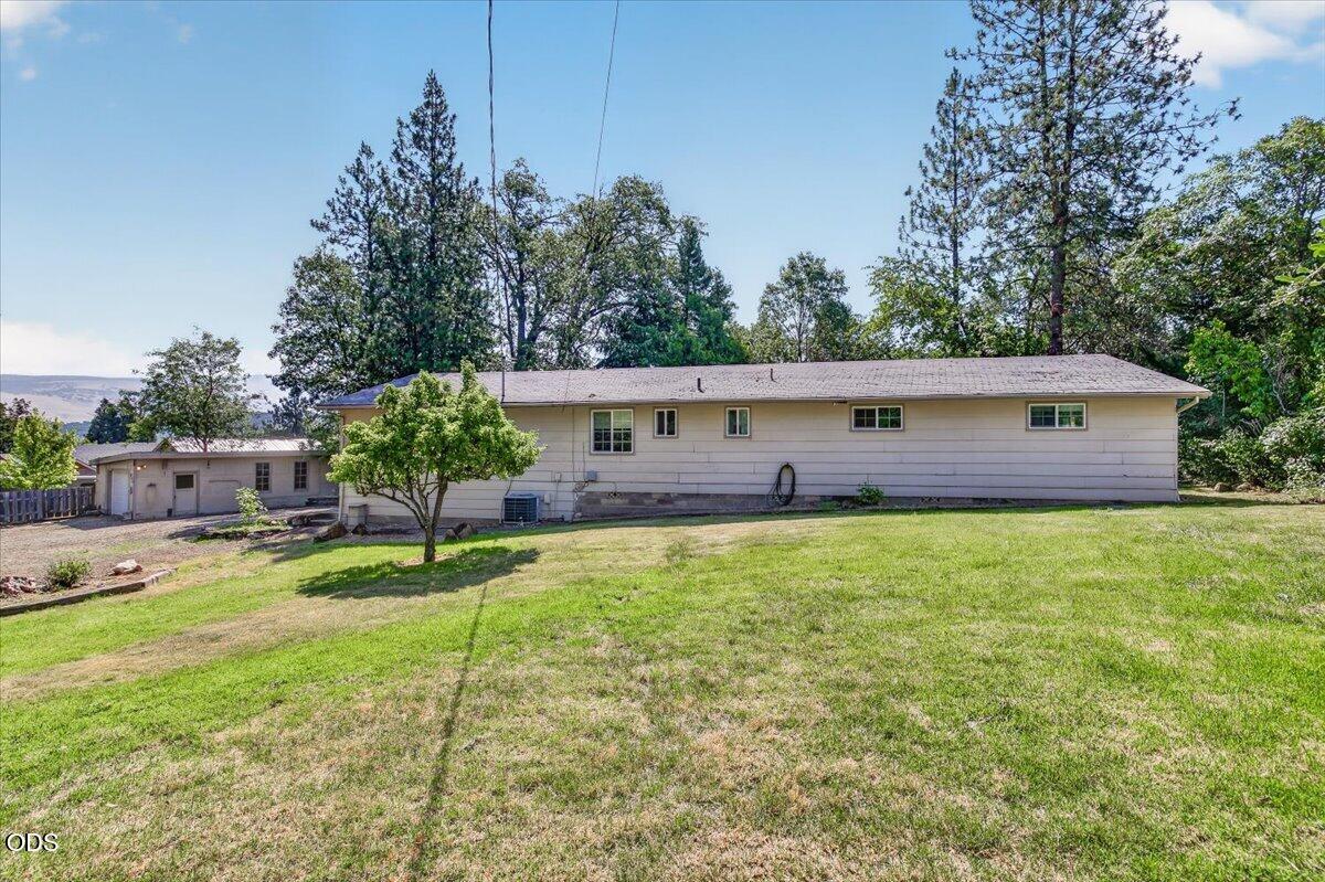 624 Crowson Road Ashland, OR 97520 - Photo 6 of 41