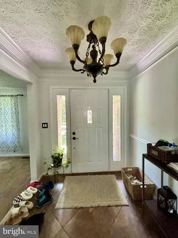 a view of a lobby area