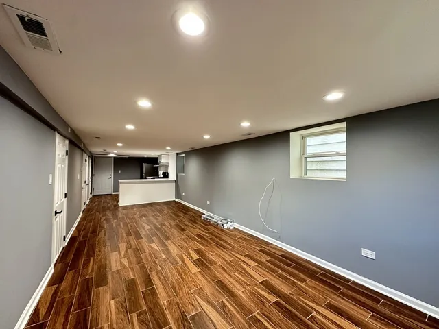 $1,800 | 2317 North Keeler Avenue, Unit GDN, Chicago, IL 60639