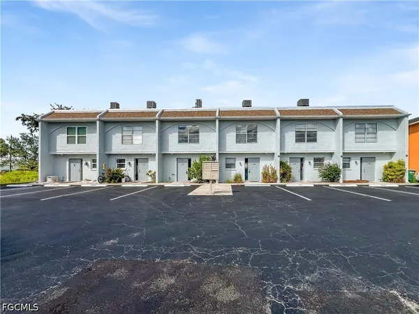 $1,199 | 1123 Southwest 48th Terrace, Unit 104, Cape Coral, FL 33914