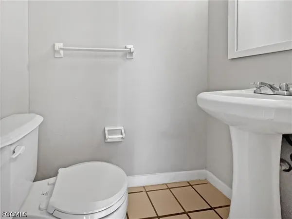 $1,199 | 1123 Southwest 48th Terrace, Unit 104, Cape Coral, FL 33914