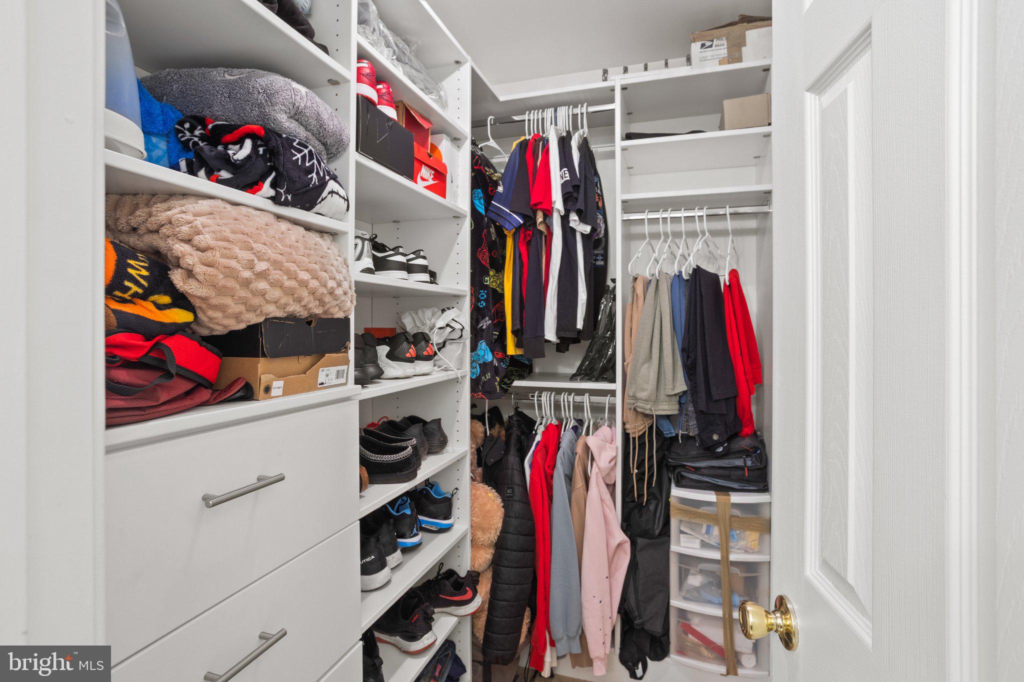 2014 Rosedale Lane Huntingtown, MD 20639 - Photo 50 of 89 Walk in closet