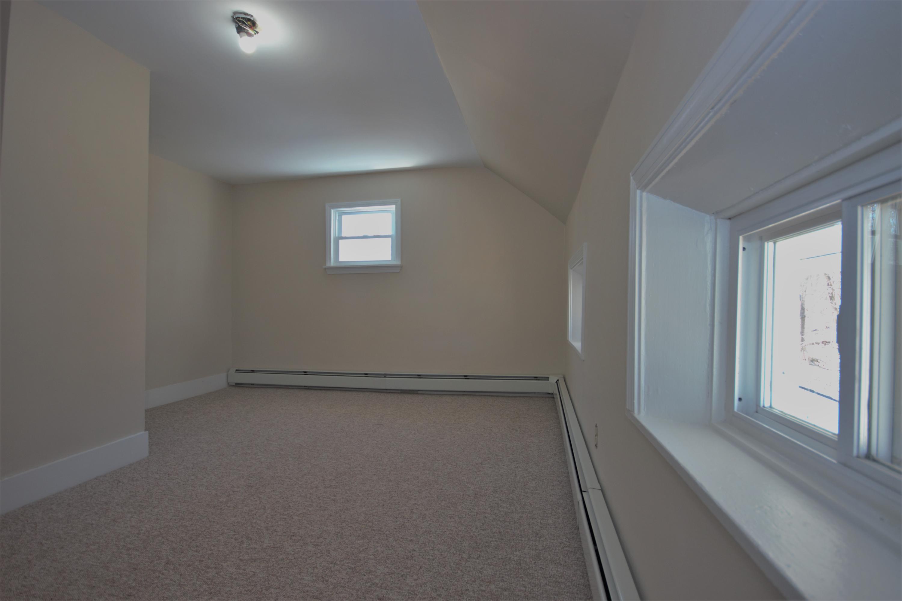 22 Rock Street Bangor, ME 04401 - Photo 32 of 40 28