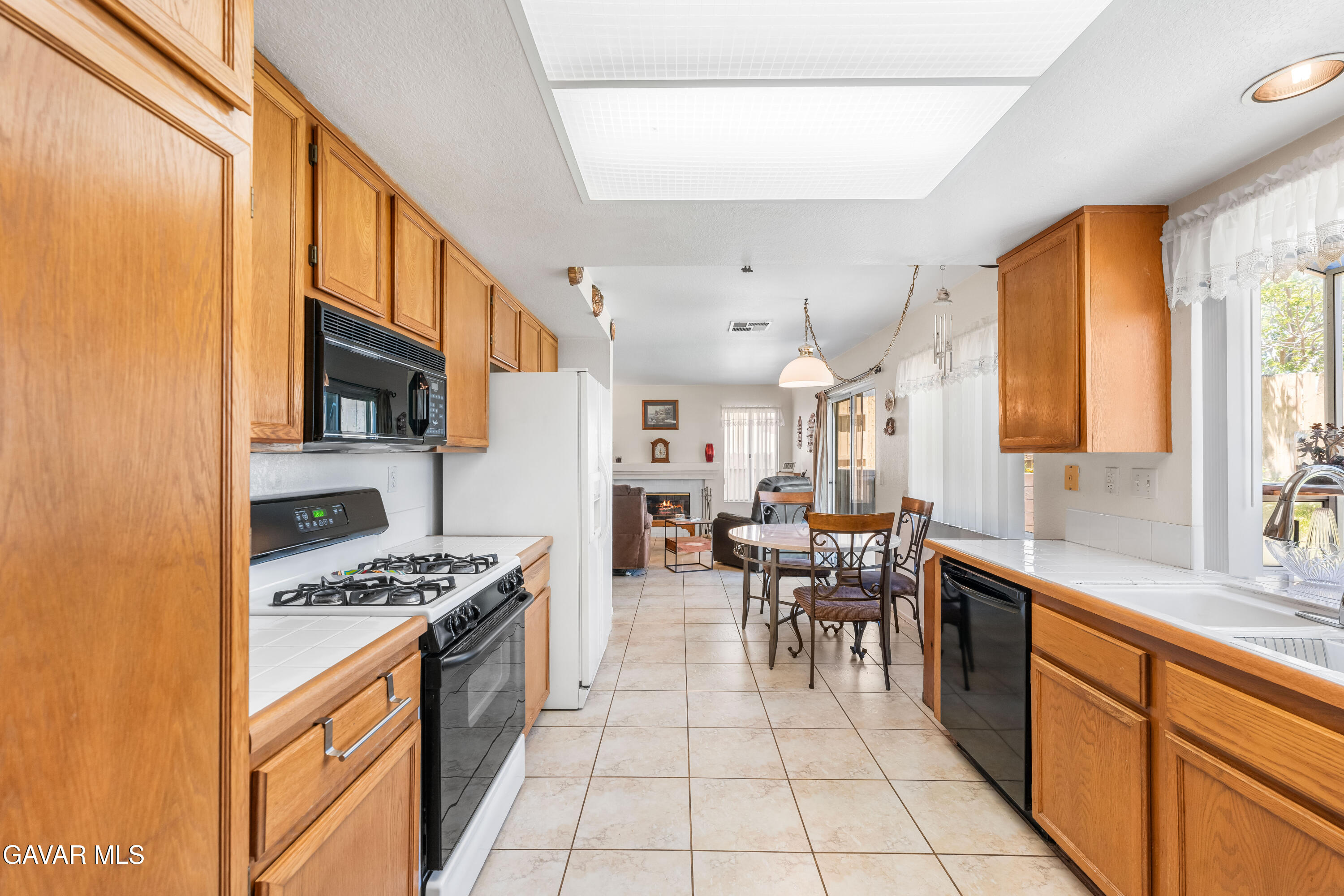3167 Hampton Road Palmdale, CA 93551 - Photo 7 of 40 Hampton-13