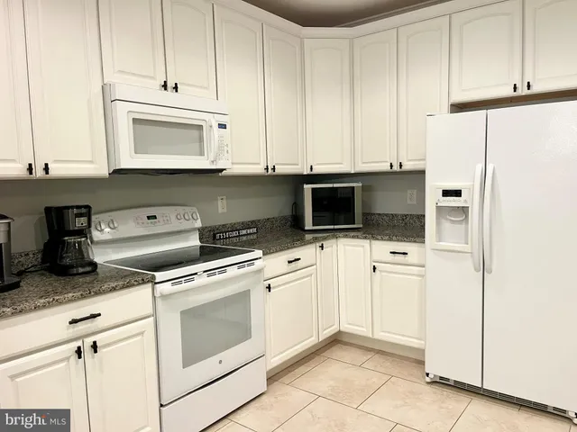 $565,000 | 4 Fountain Drive East, Unit 3D, Ocean City, MD 21842