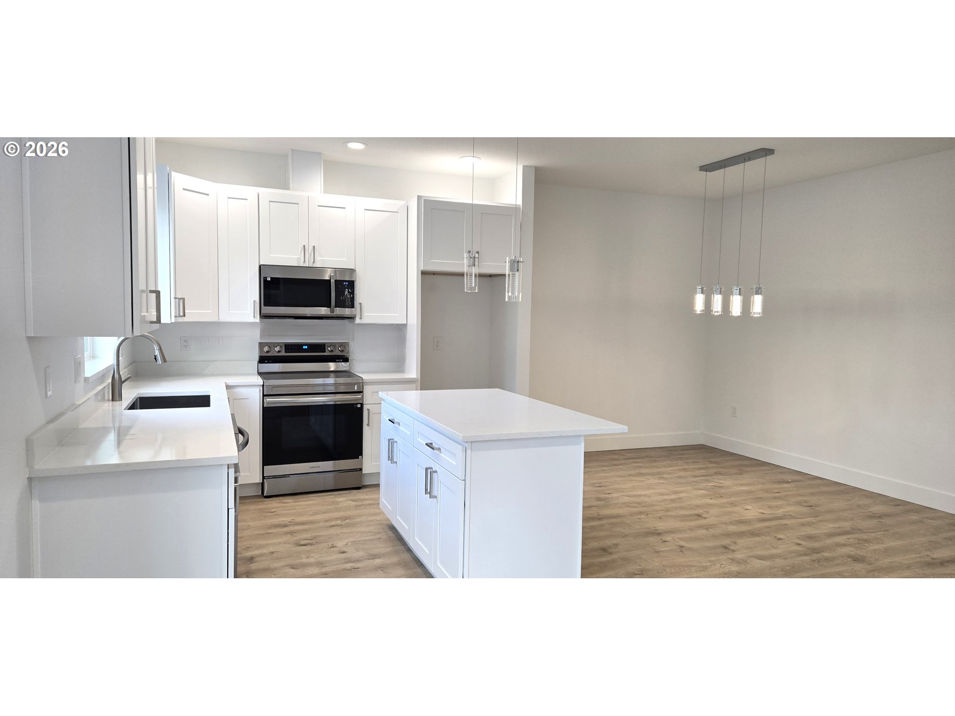 12453 Southeast Harold Street Portland, OR 97236 - Photo 5 of 16