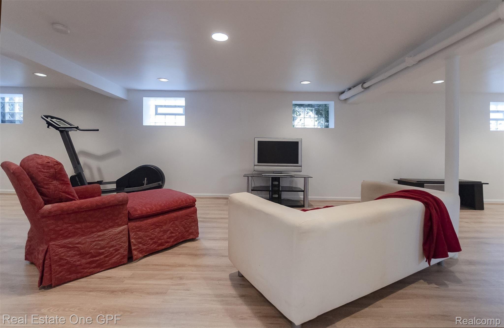 738 Neff Road Grosse Pointe, MI 48230 - Photo 16 of 25 27 738 Neff, GP City, Th 1-2-20, Oneill, Donna.JPG