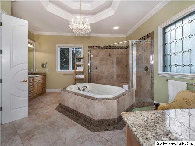 201 Kings Crest Lane Pelham, AL 35124 - Photo 17 of 32