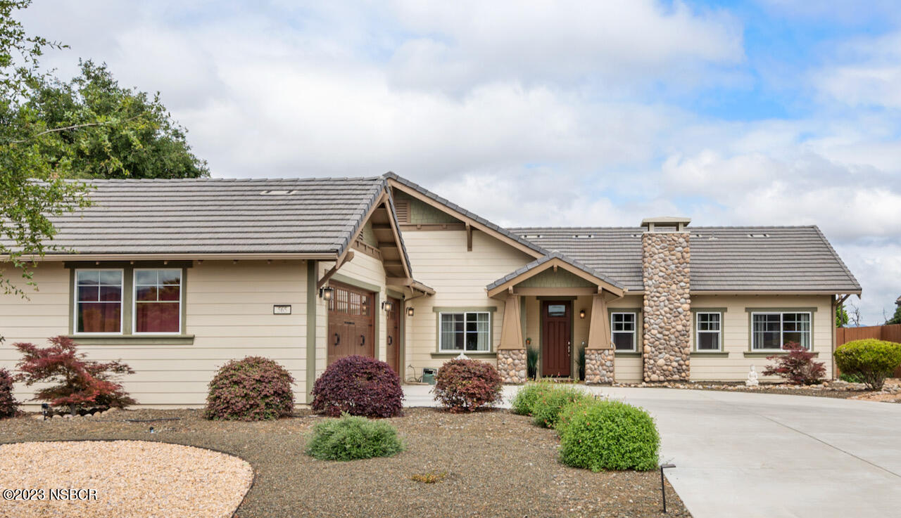 565 Oak Ridge Road Solvang, CA 93463 - Photo 2 of 31 565 tight