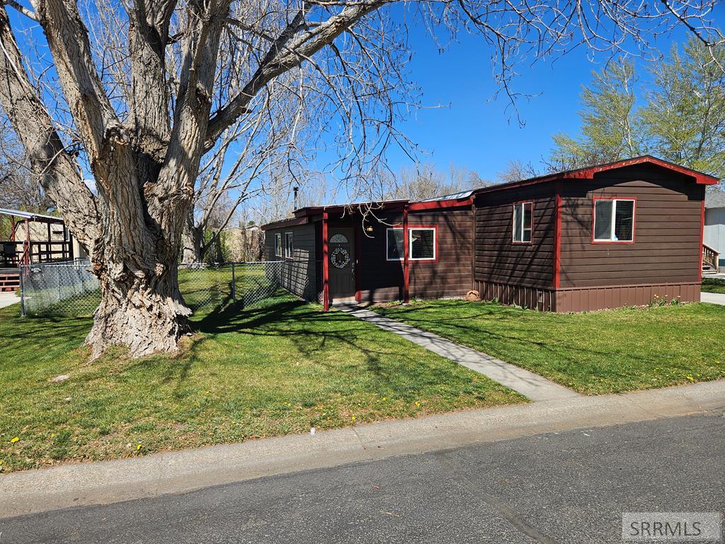 402 Violet Street Rexburg, ID 83440 - Photo 1 of 21 Main View