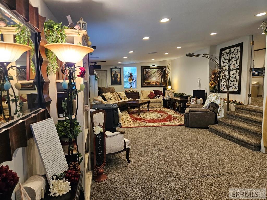 402 Violet Street Rexburg, ID 83440 - Photo 2 of 21