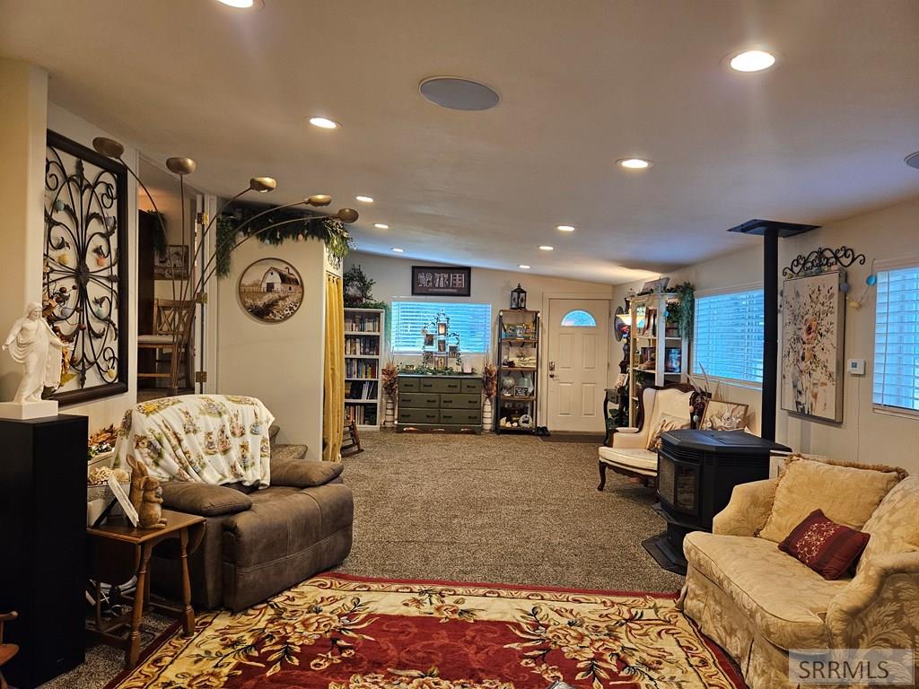 402 Violet Street Rexburg, ID 83440 - Photo 3 of 21