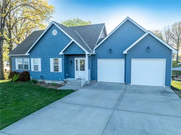 $999,000 | 106 Angler Point, Gallatin, MO 64640