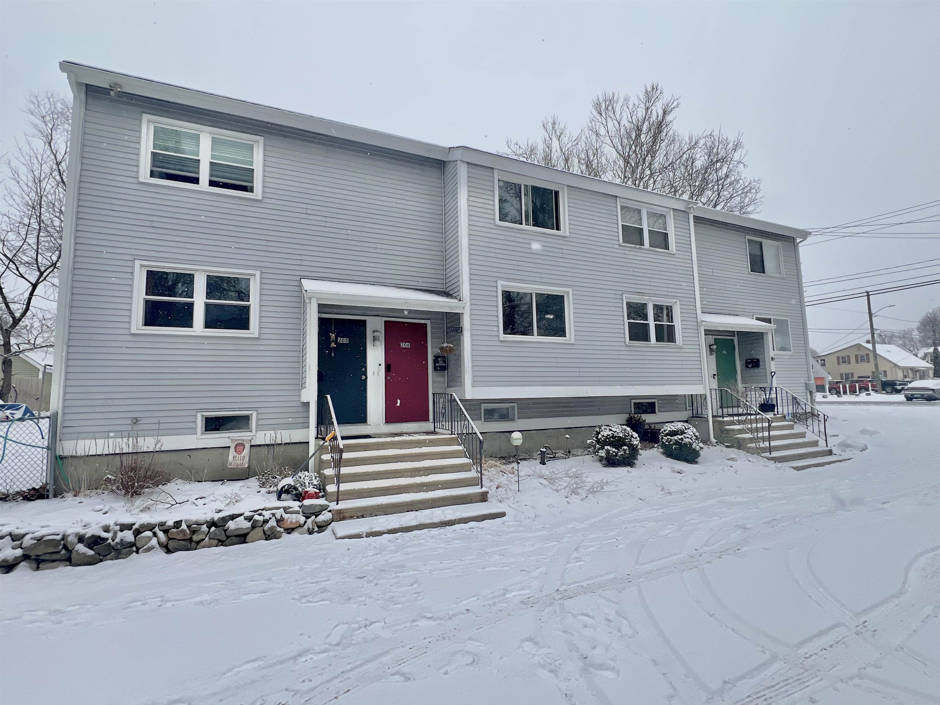 206 Calef Road Manchester, NH 03103 - Photo 1 of 15