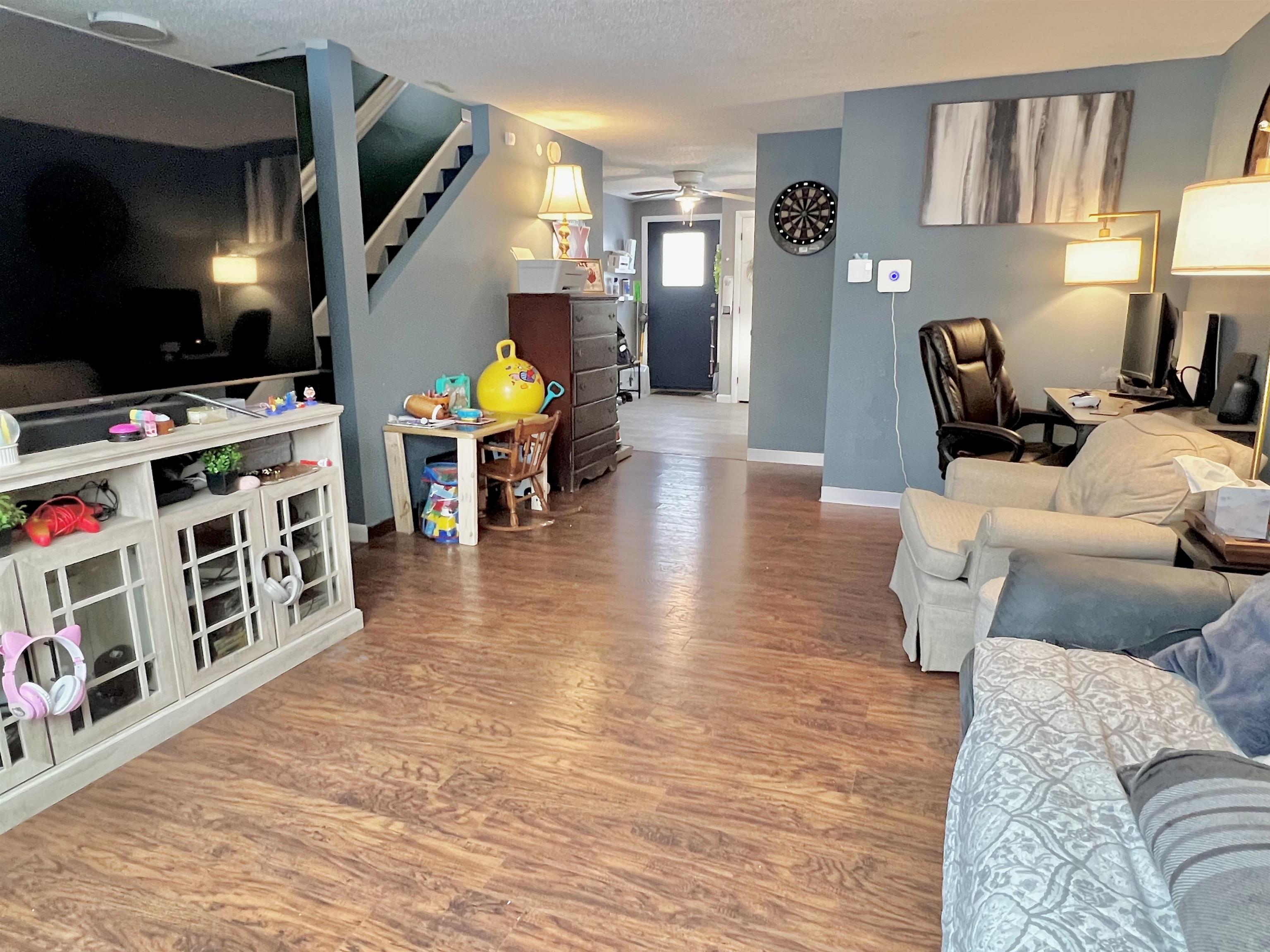 206 Calef Road Manchester, NH 03103 - Photo 3 of 15