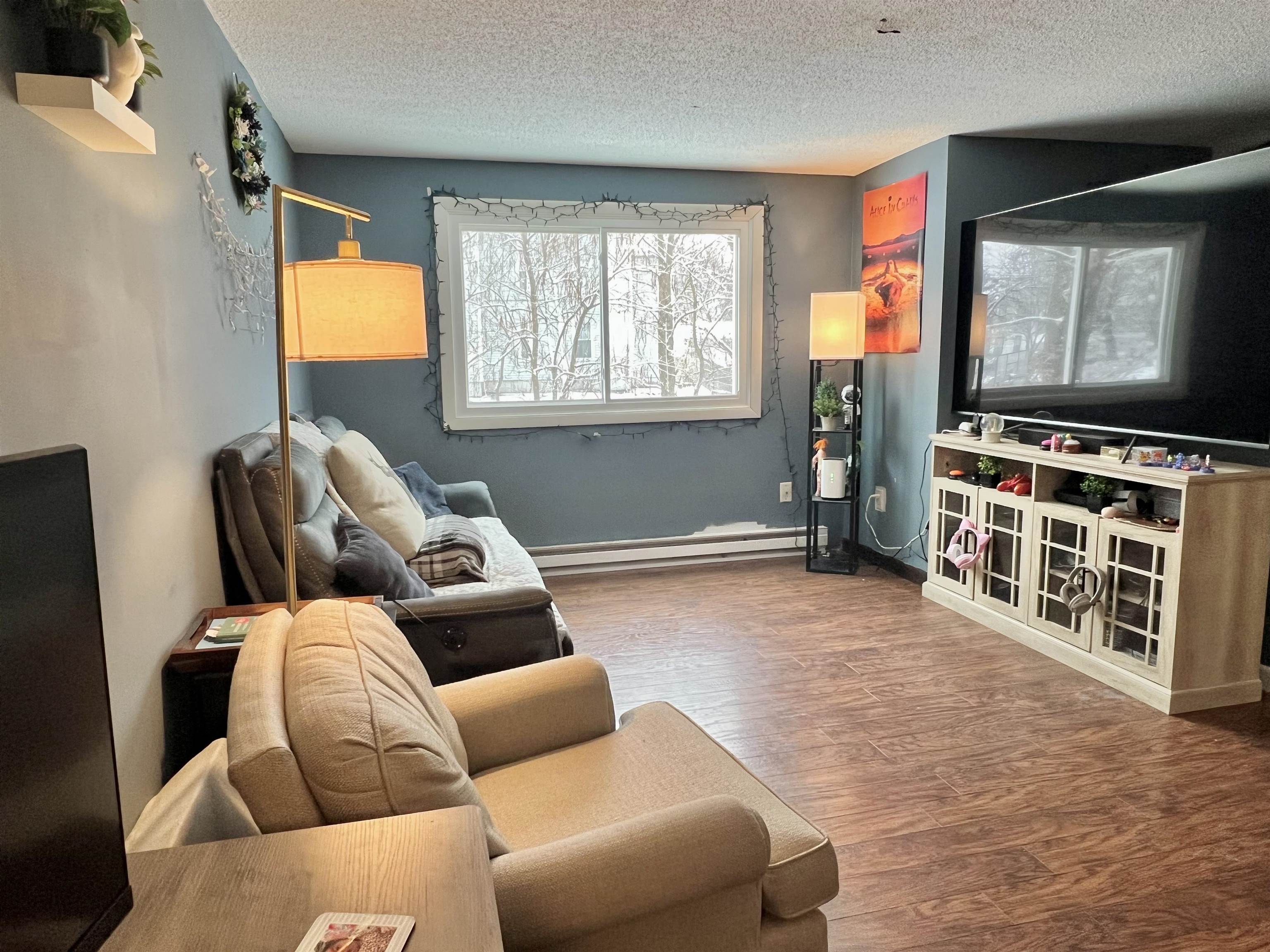 206 Calef Road Manchester, NH 03103 - Photo 4 of 15