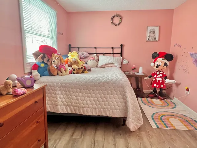 $299,900 | 206 Calef Road, Manchester, NH 03103