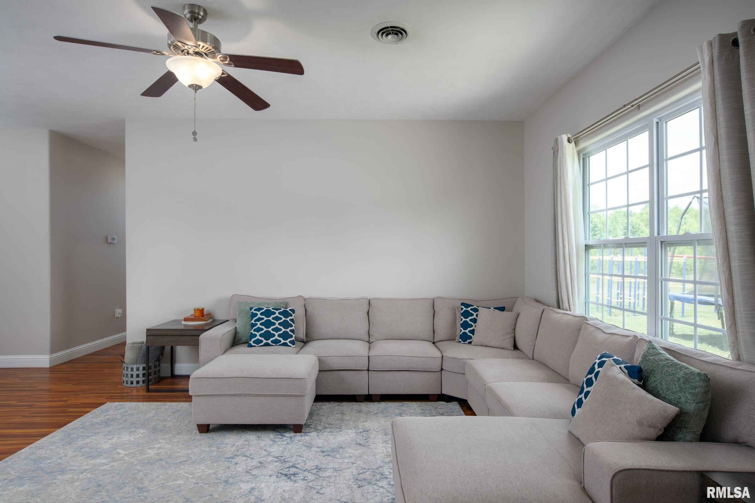 187 Lavern Road De Soto, IL 62924 - Photo 4 of 28