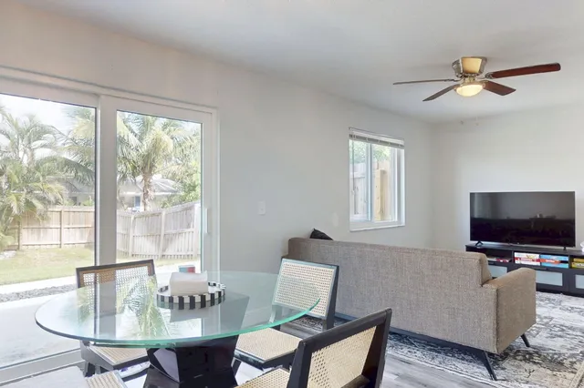 $359,000 | 103 Southeast Norfolk Boulevard, Stuart, FL 34997