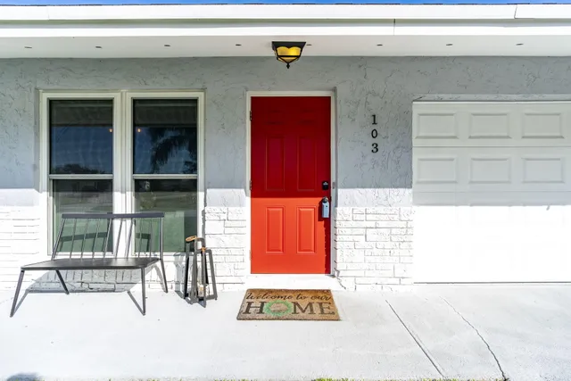 $359,000 | 103 Southeast Norfolk Boulevard, Stuart, FL 34997