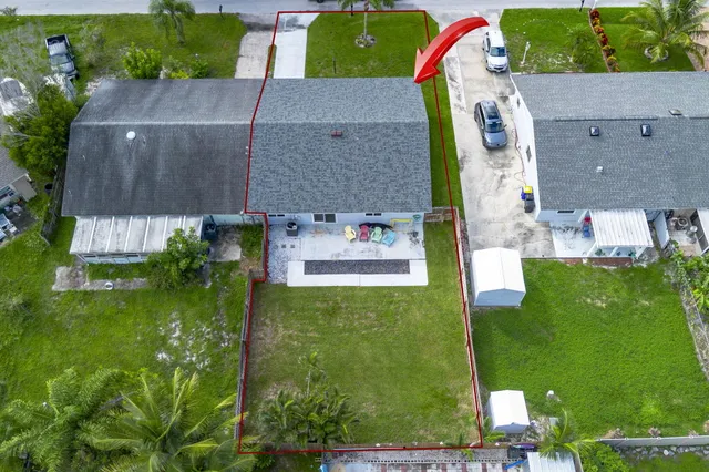 $359,000 | 103 Southeast Norfolk Boulevard, Stuart, FL 34997