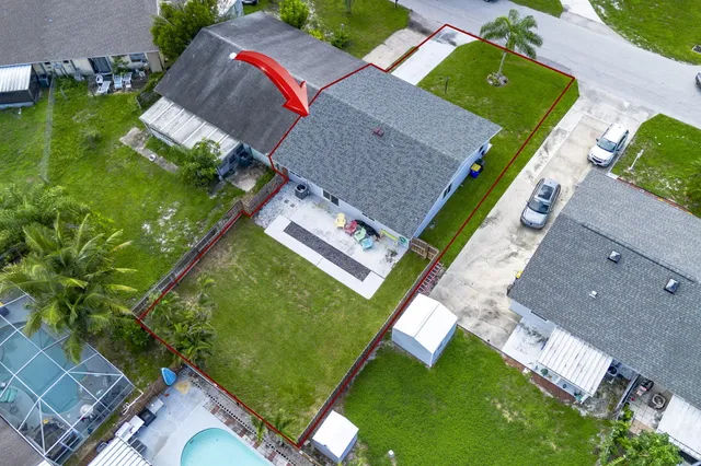 $359,000 | 103 Southeast Norfolk Boulevard, Stuart, FL 34997