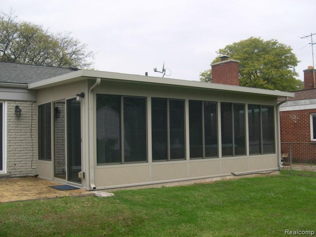 14364 Merriman Road Livonia, MI 48154 - Photo 3 of 21 21 X 11 FLORIDA ROOM W/HOT TUB