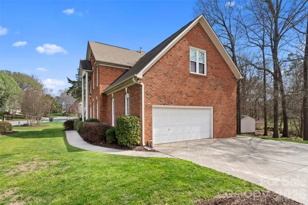 $513,900 | 2000 Stoney Creek Drive Northwest, Concord, NC 28027