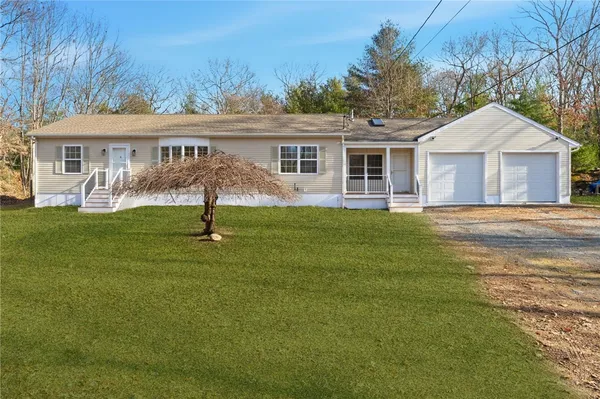 $525,000 | 801 Tunk Hill Road, Scituate, RI 02825