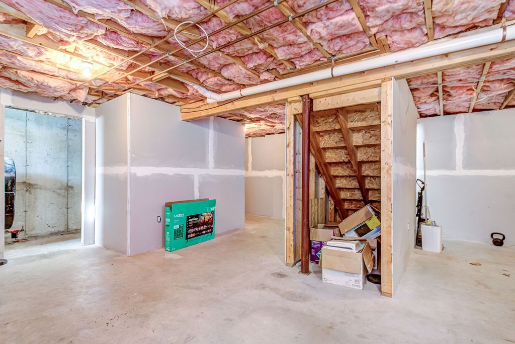 40 Sawyer Street Gardner, MA 01440 - Photo 32 of 37