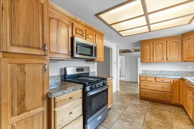 $830,000 | 1105 VÃa Prado, Fallbrook, CA 92028