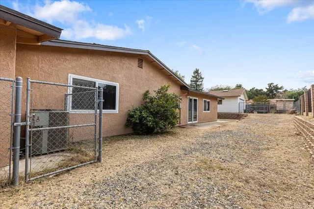 $830,000 | 1105 VÃa Prado, Fallbrook, CA 92028