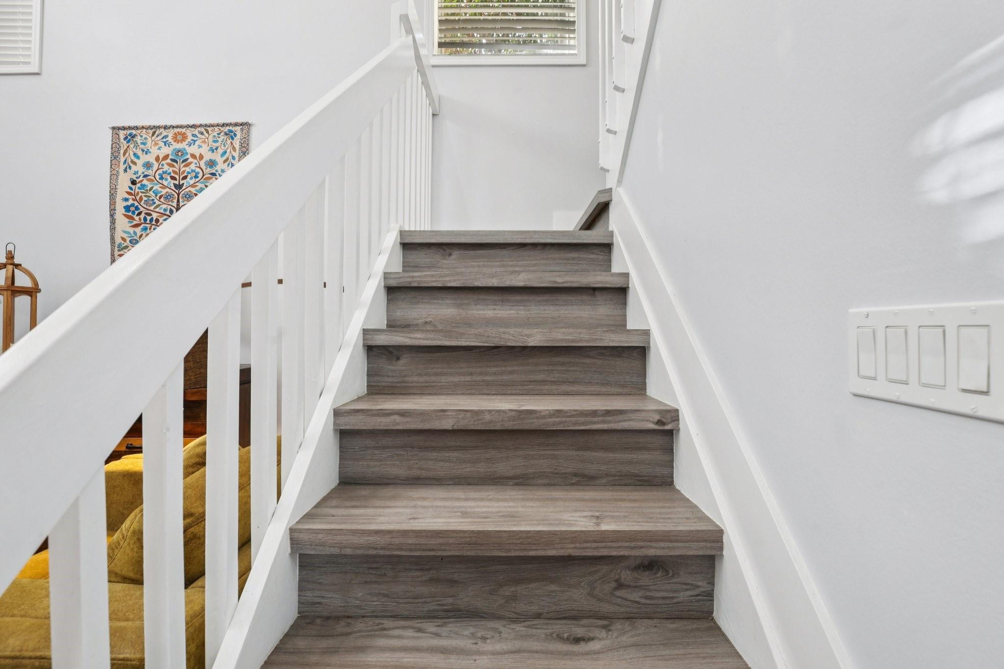 972 Azure Lane Weston, FL 33326 - Photo 26 of 61 Stair