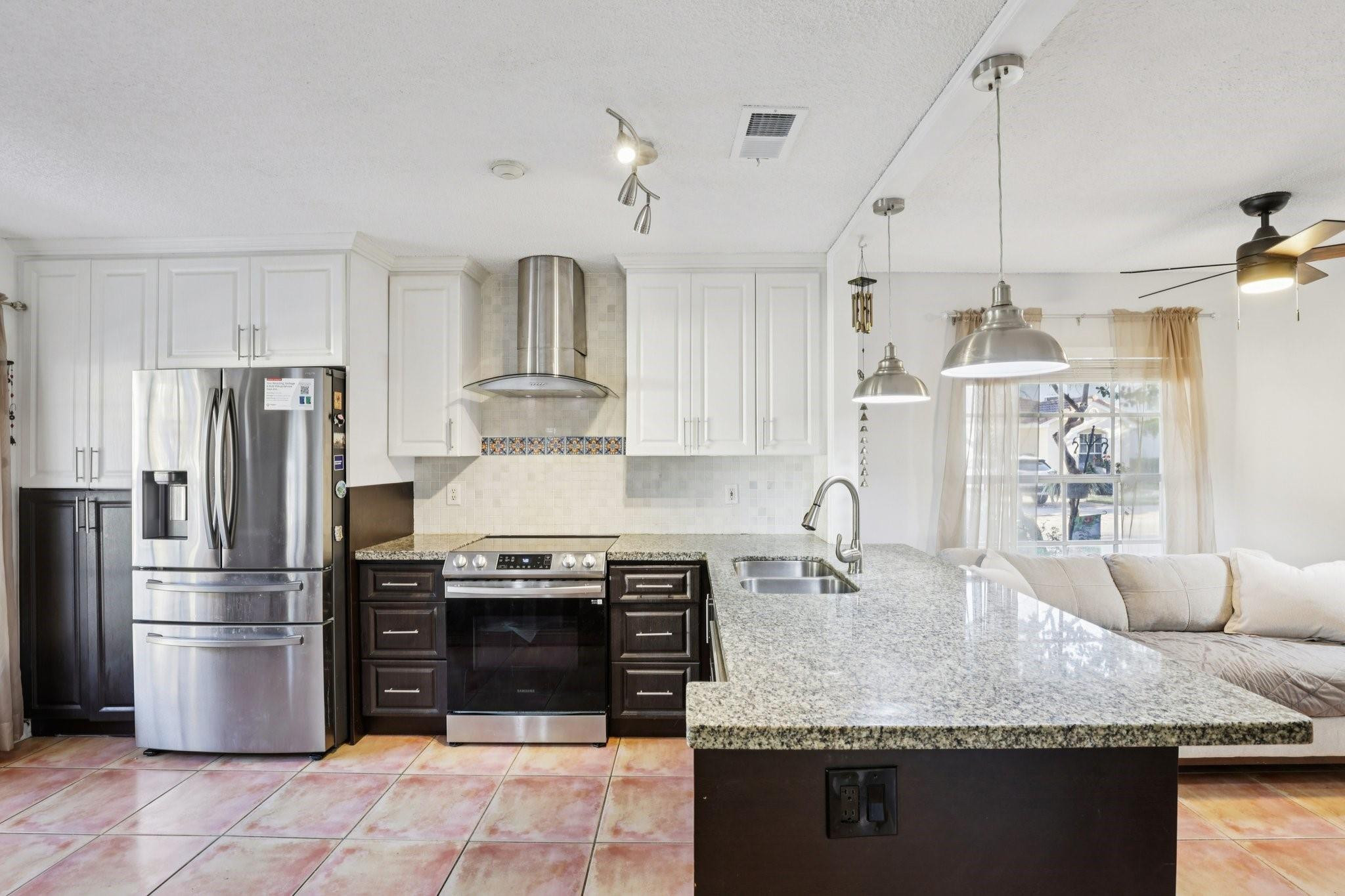 972 Azure Lane Weston, FL 33326 - Photo 3 of 61 Photo 3
